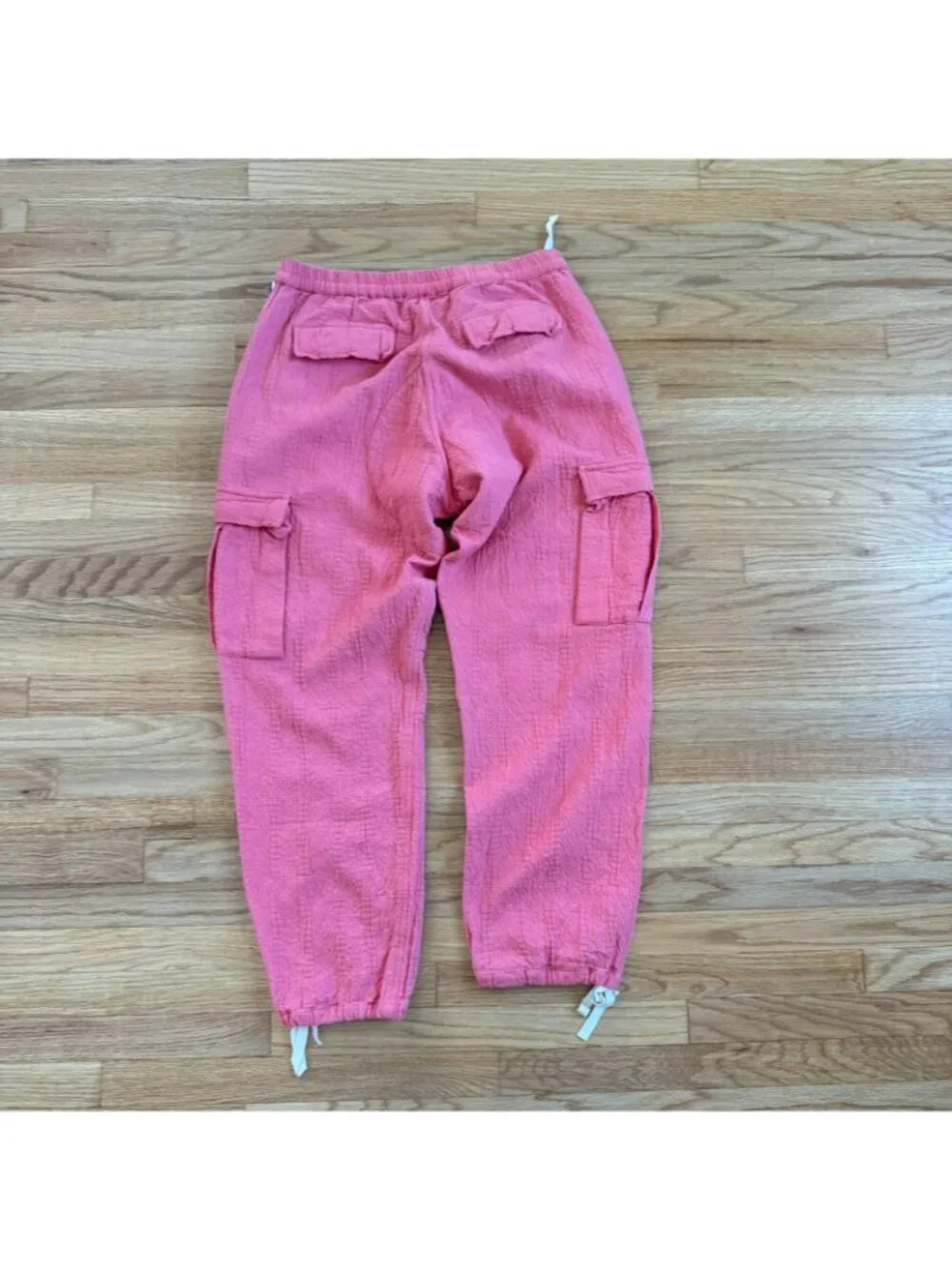 18 East x Standard Issue Textured Gorecki Cargo Pants in Salmon Medium